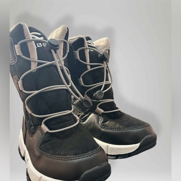 Hobibear Unisex Kids Snow Boots Color: Black/White Size 2 - Picture 10 of 13